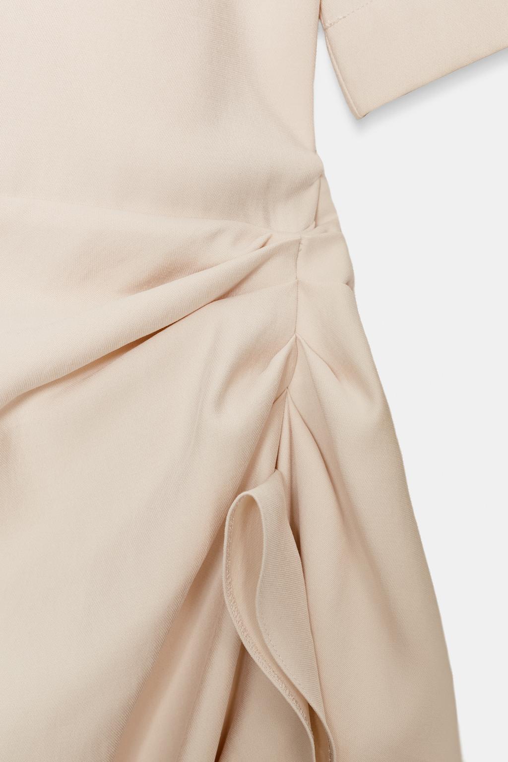 ПЛАТЬЕ МИДИ СО СБОРКАМИ — коллекция Zara «ZW»