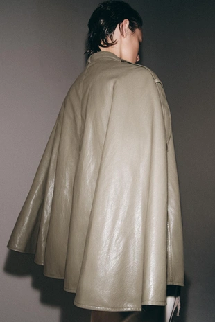 Куртка-накидка из искусственной кожи — коллекция ZARA «ZW»- Заказать в России