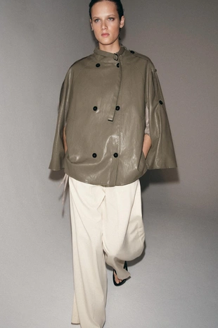 Куртка-накидка из искусственной кожи — коллекция ZARA «ZW»- Заказать в России