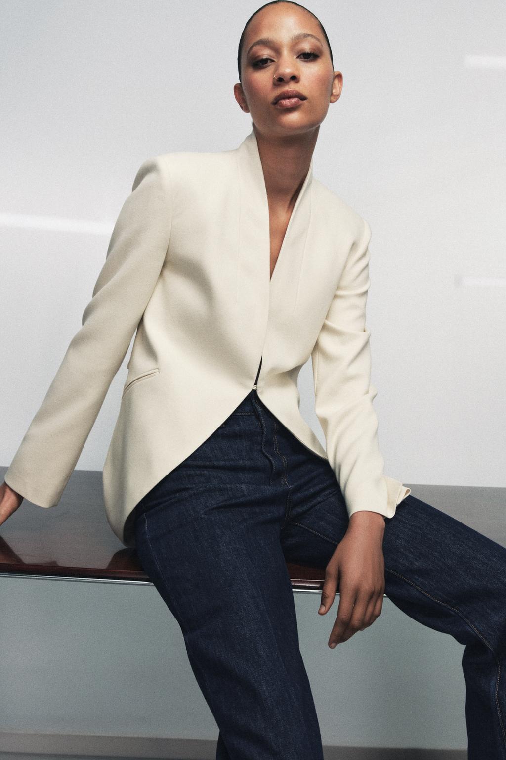 УДЛИНЕННЫЙ БЛЕЙЗЕР БЕЗ ЛАЦКАНОВ — коллекция Zara «ZW»