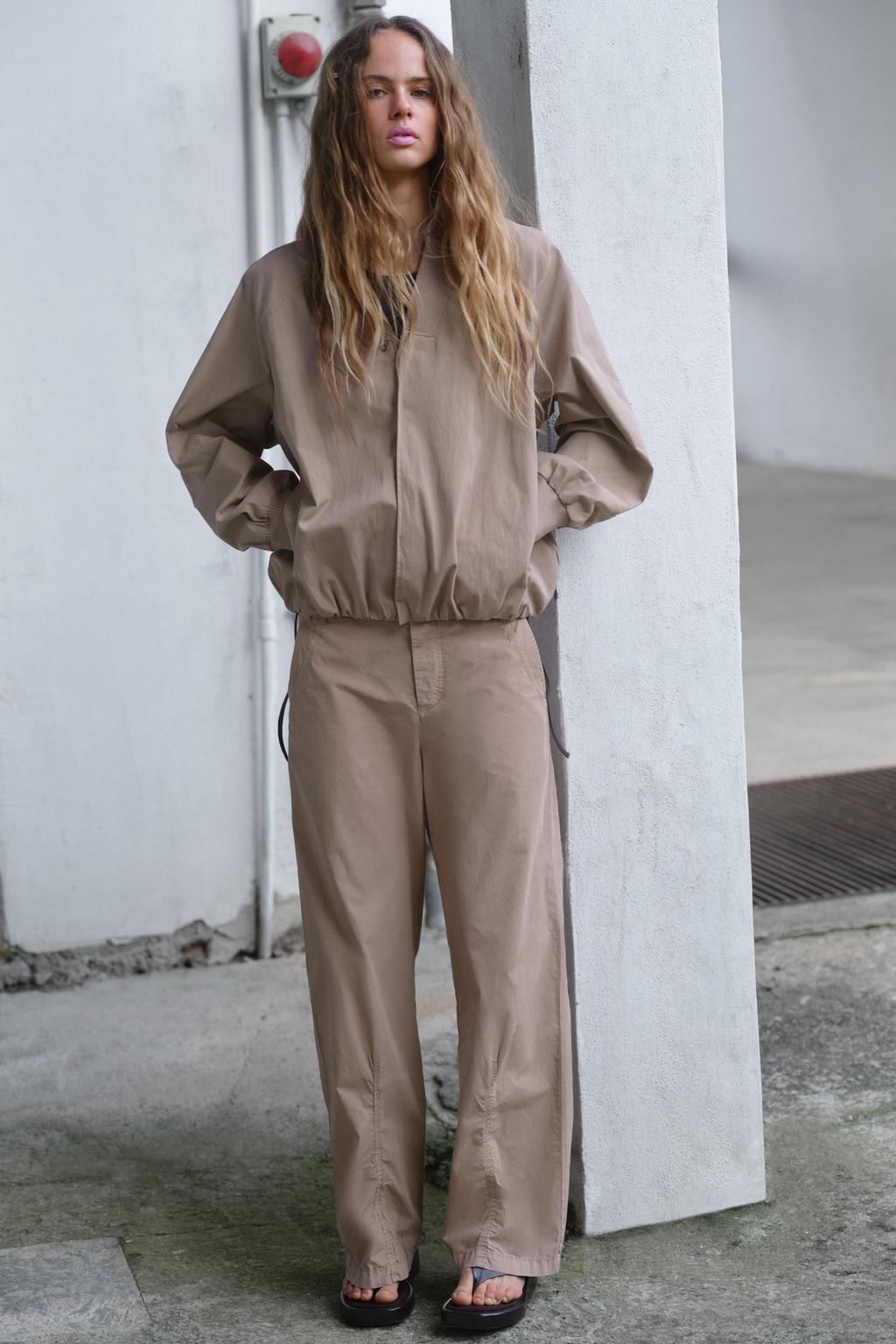 БРЮКИ ПРЯМОГО КРОЯ СО СБОРКАМИ