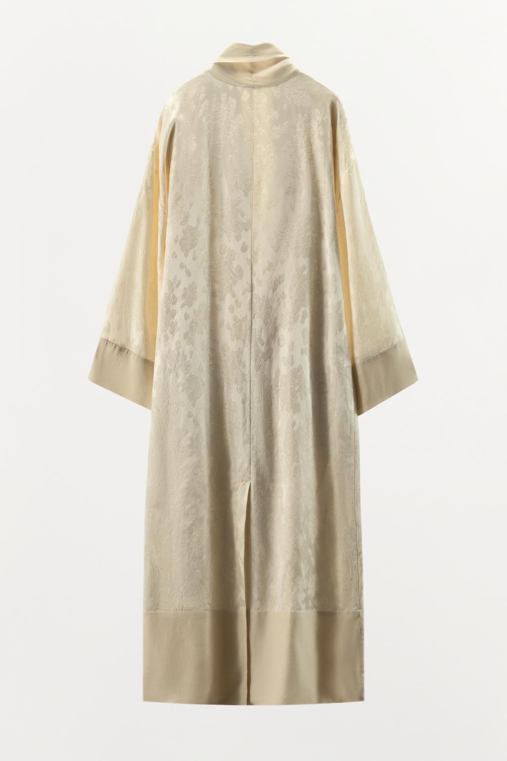 КОМБИНИРОВАННОЕ ЖАККАРДОВОЕ ПАЛЬТО ИЗ ЛЬНА — 