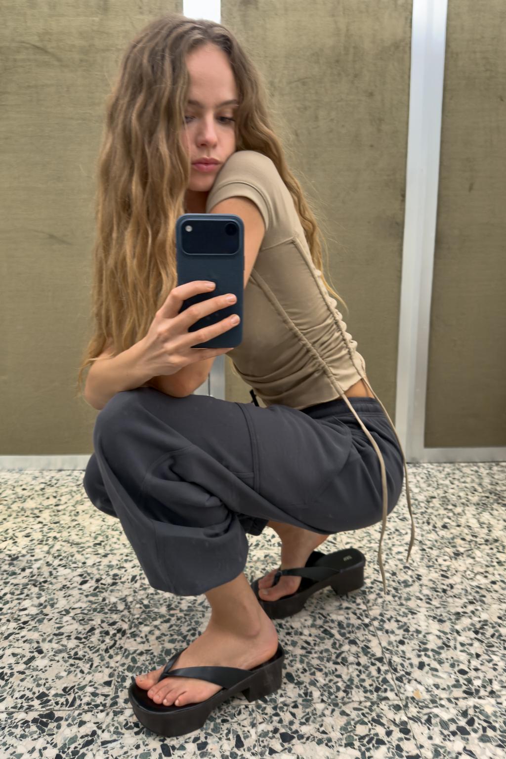 БРЮКИ-ДЖОГГЕРЫ С КАРМАНАМИ