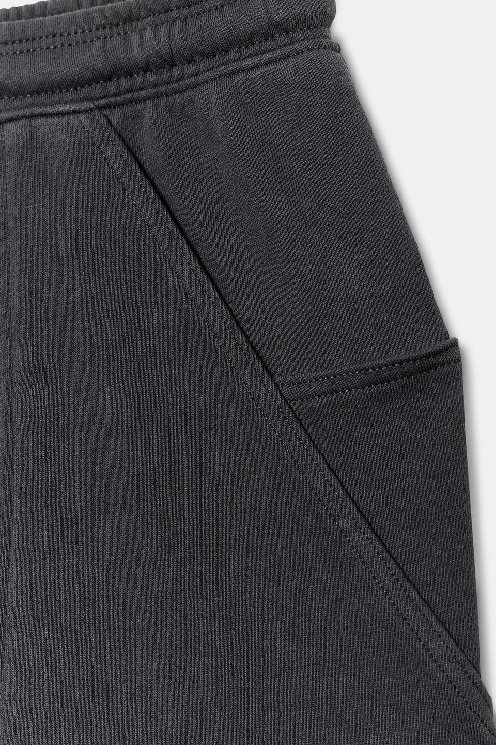 БРЮКИ-ДЖОГГЕРЫ С КАРМАНАМИ