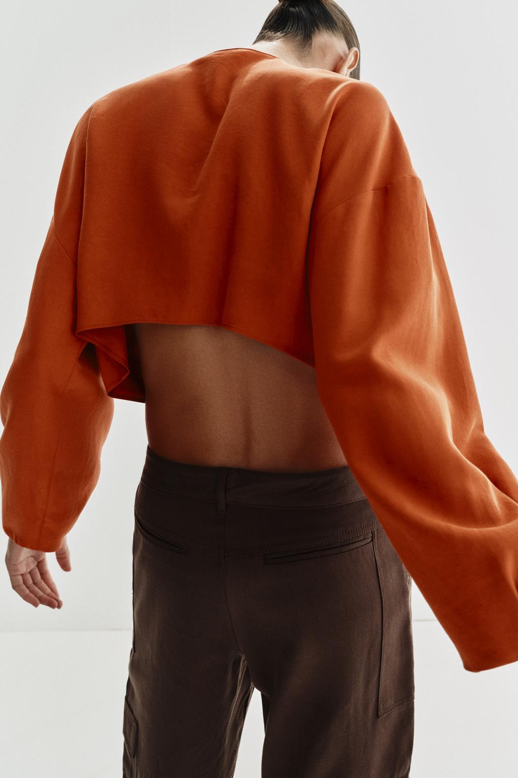 УКОРОЧЕННЫЙ ТОП С БАНТОМ