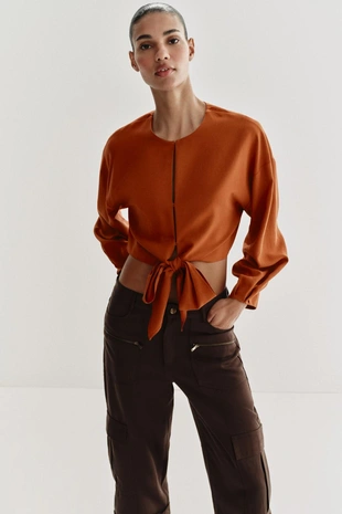 Укороченный топ с бантом- Заказать в России