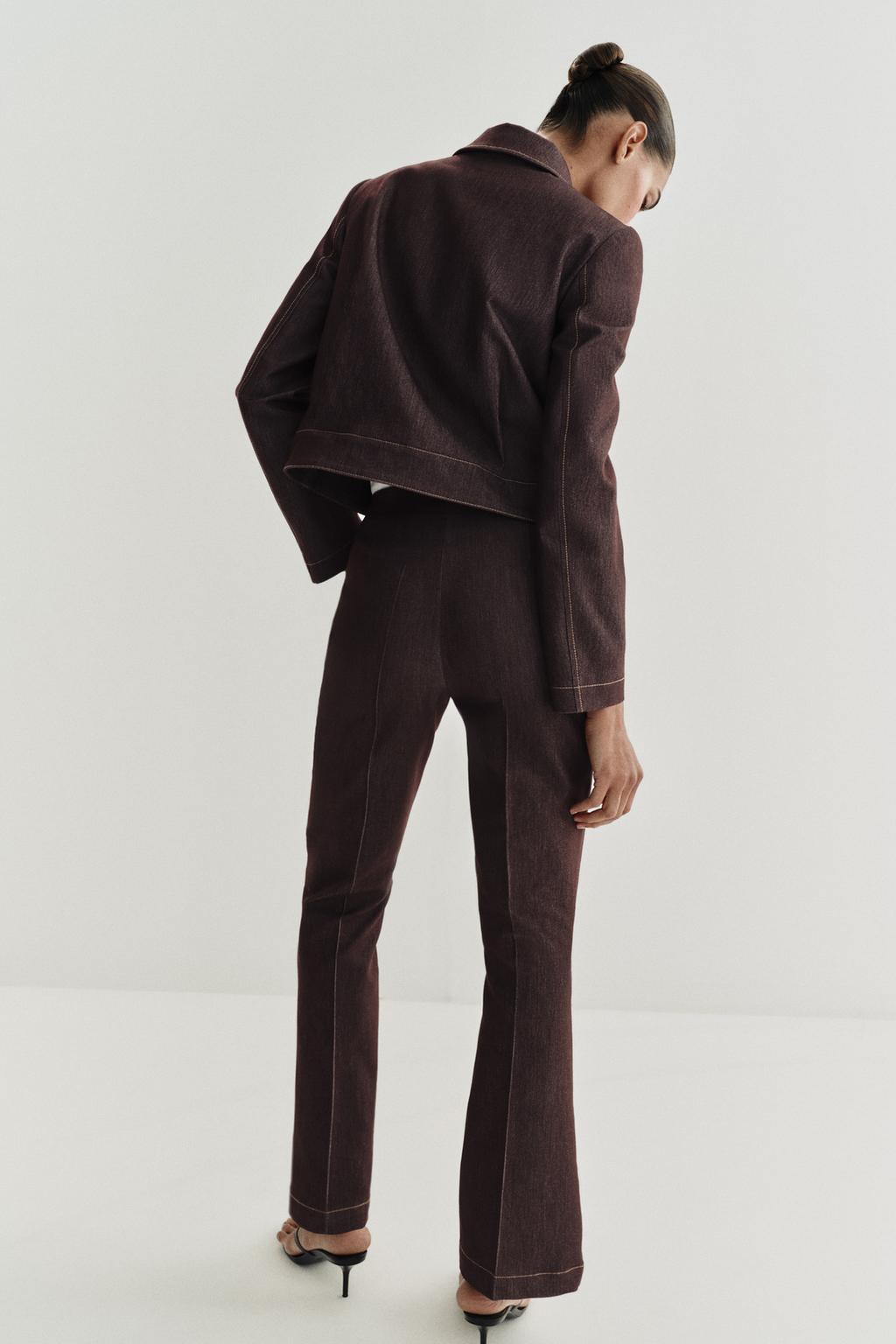 УКОРОЧЕННАЯ КУРТКА С КАРМАНАМИ И КЛАПАНАМИ