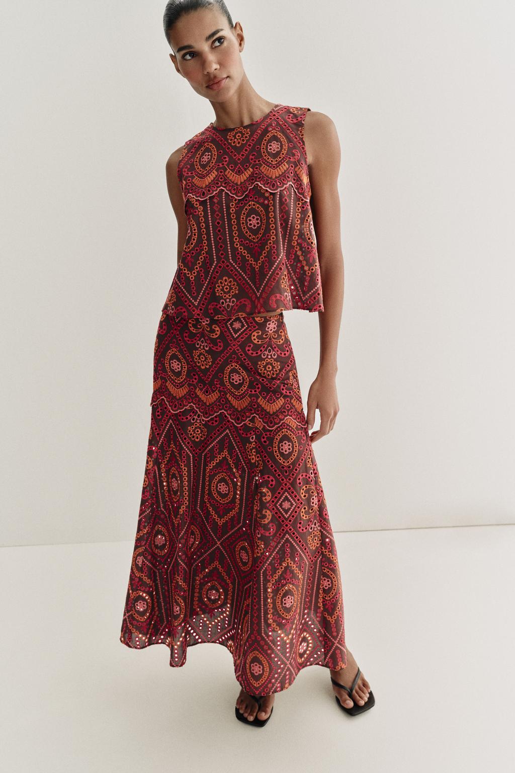 ТОП С ПЕРФОРИРОВАННОЙ ВЫШИВКОЙ