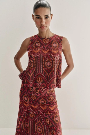 Топ с перфорированной вышивкой- Заказать в России