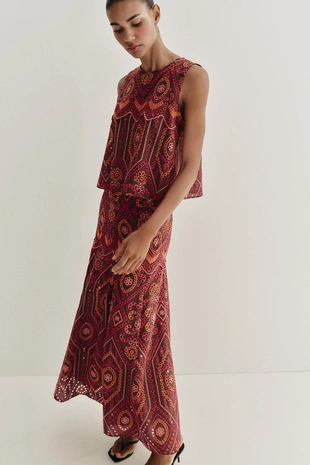 Топ с перфорированной вышивкой- Заказать в России