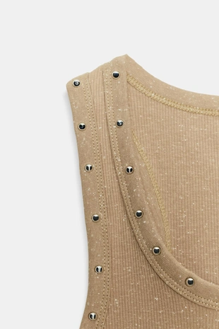 Топ с текстом и заклепками- Заказать в России