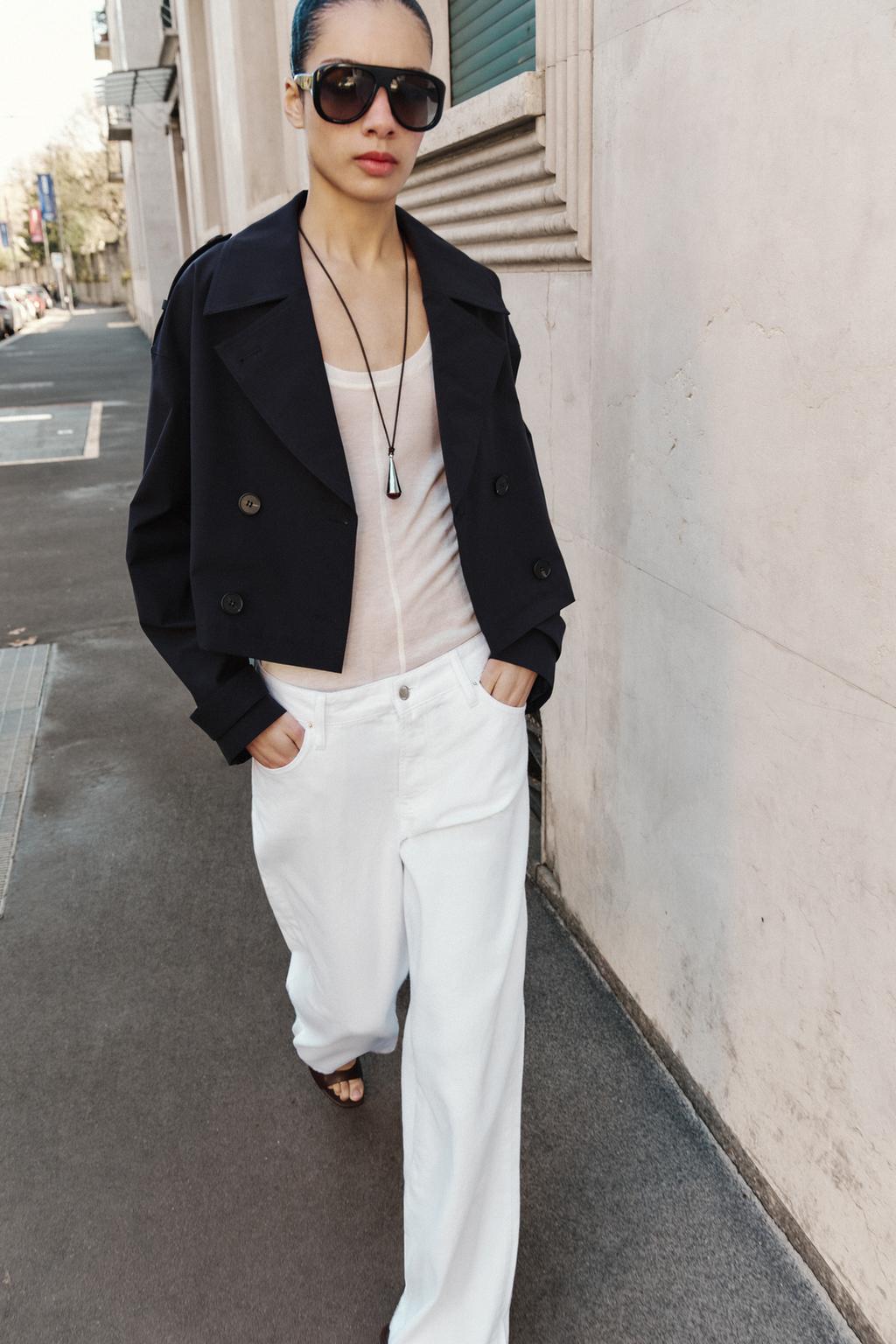 УКОРОЧЕННЫЙ ДВУБОРТНЫЙ ТРЕНЧ