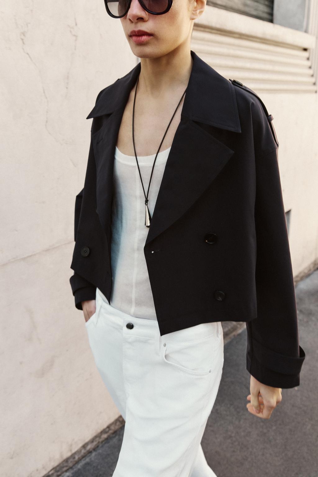 УКОРОЧЕННЫЙ ДВУБОРТНЫЙ ТРЕНЧ