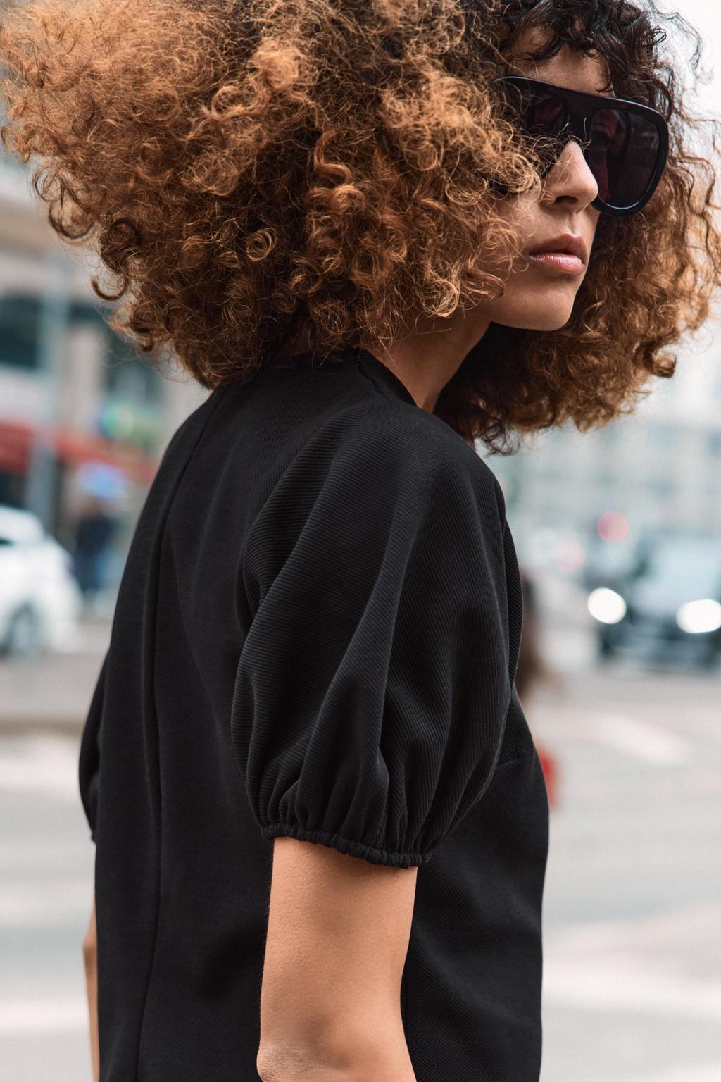 ТОП С ОБЪЕМНЫМИ РУКАВАМИ