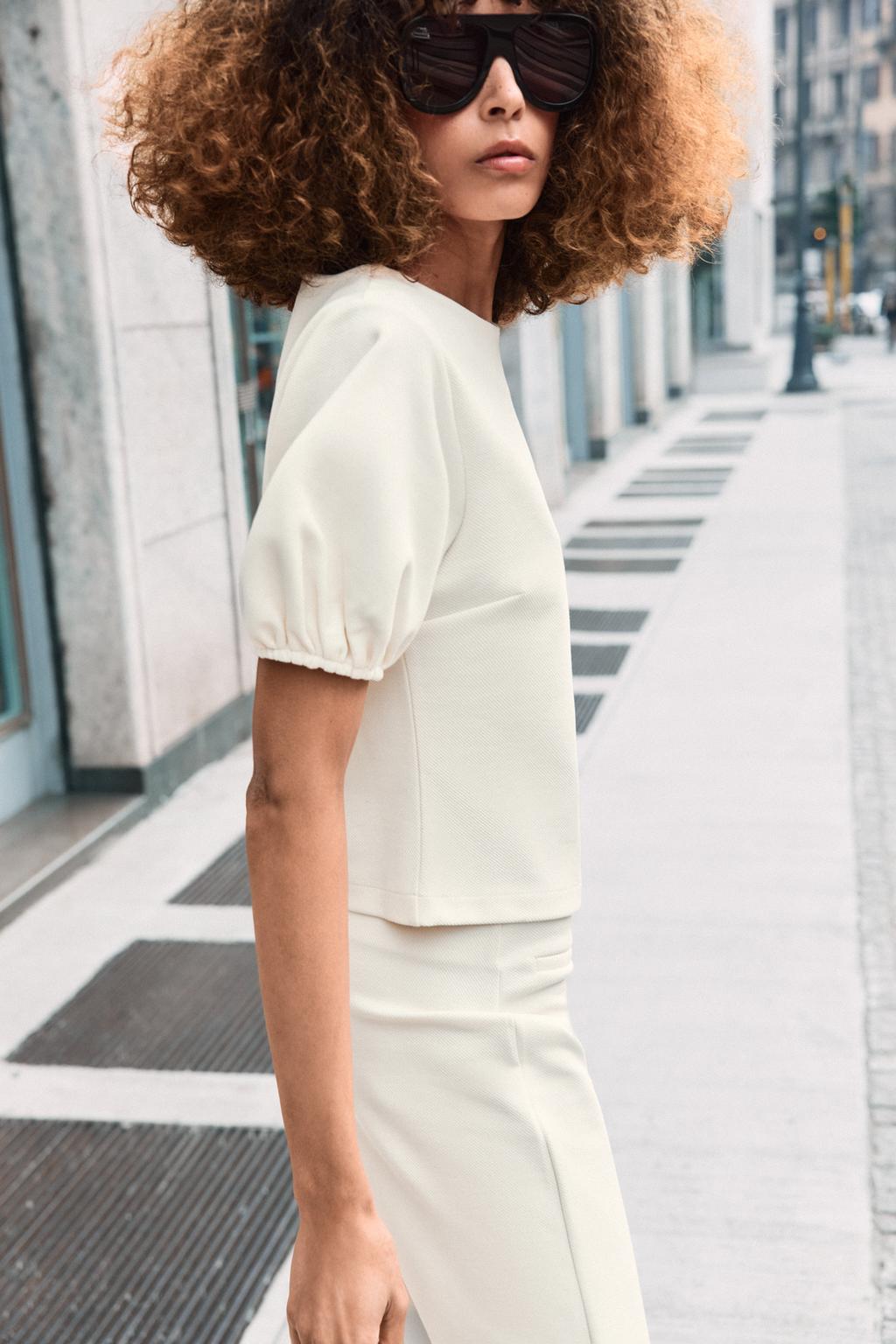 ТОП С ОБЪЕМНЫМИ РУКАВАМИ