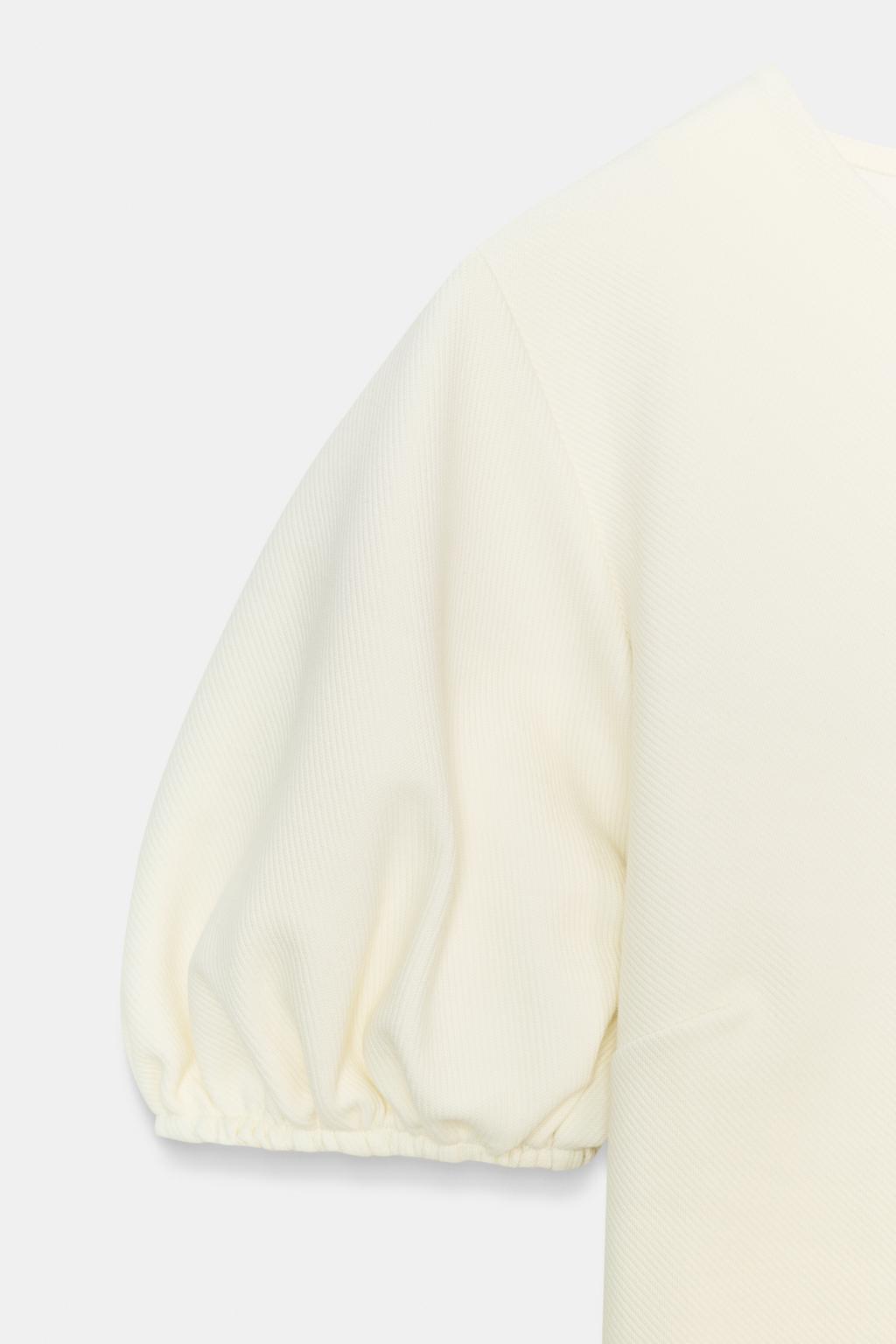 ТОП С ОБЪЕМНЫМИ РУКАВАМИ