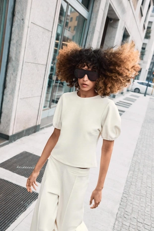 Топ с объемными рукавами- Заказать в России