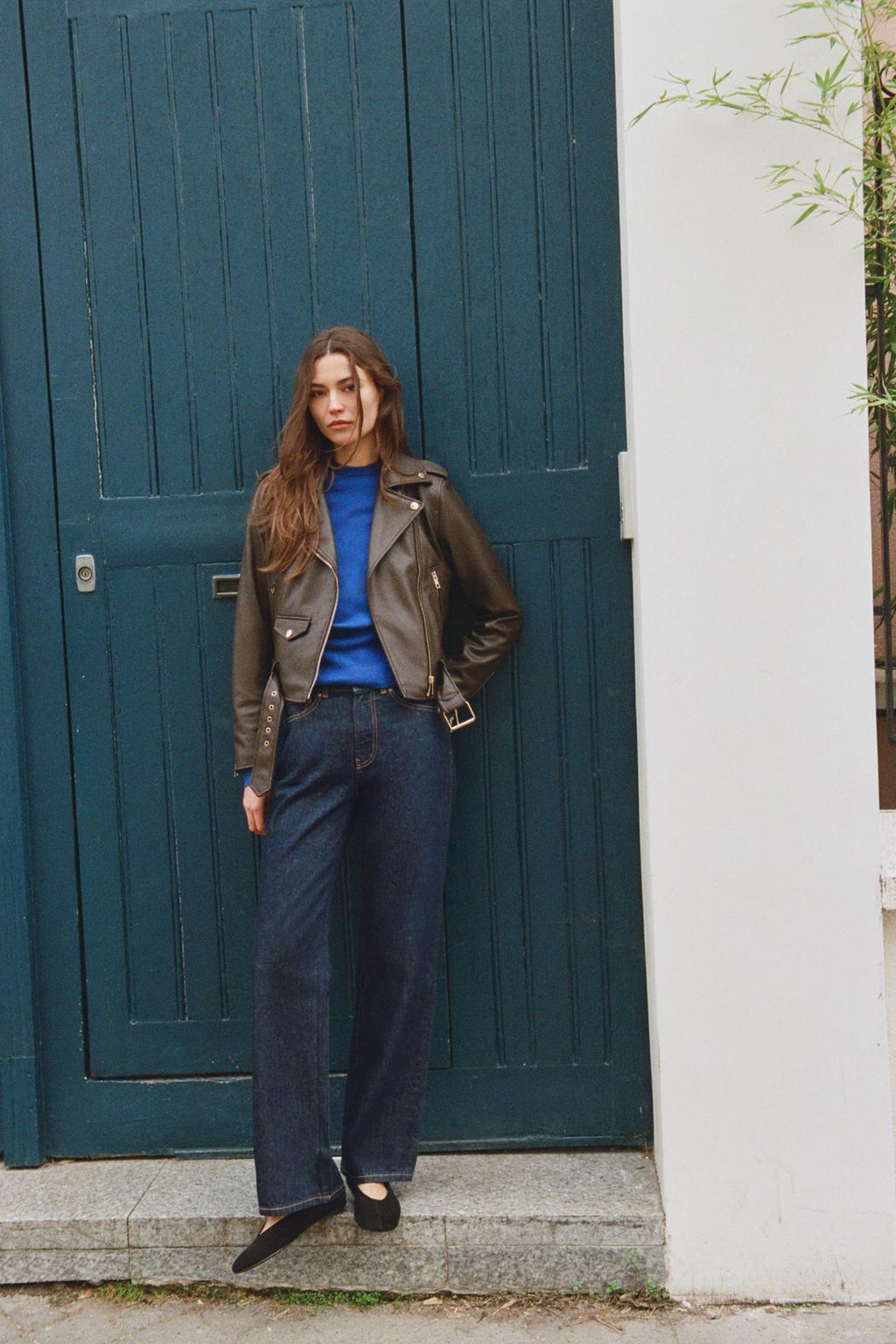 КУРТКА В БАЙКЕРСКОМ СТИЛЕ ИЗ ИСКУССТВЕННОЙ КОЖИ