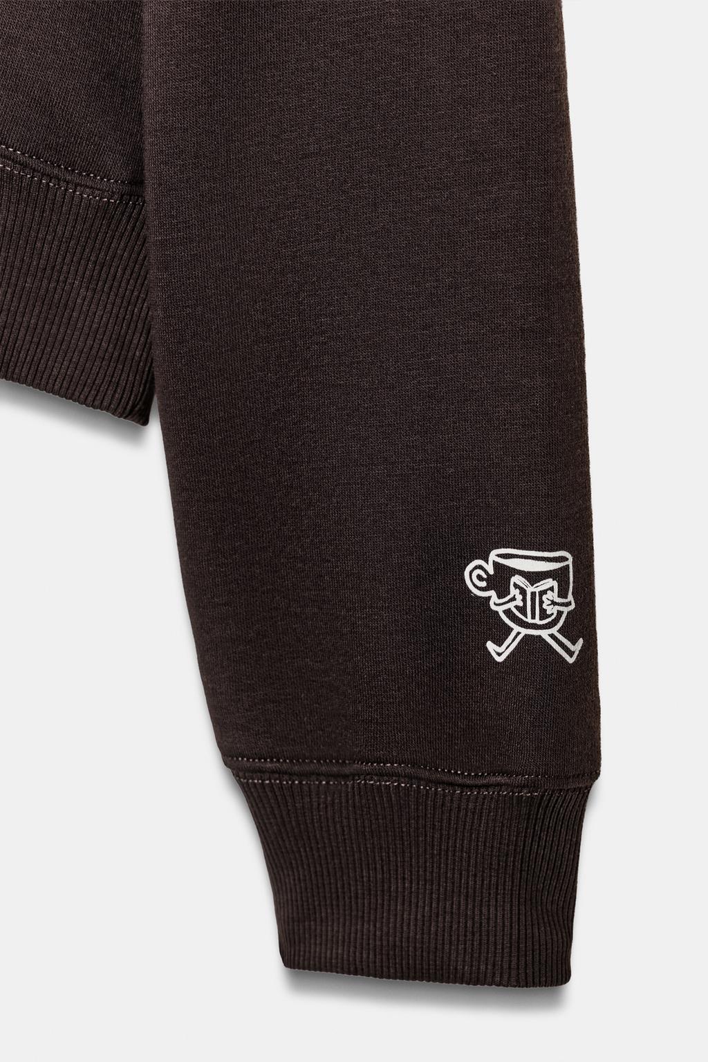 ТОЛСТОВКА С ВЫРЕЗАННЫМ ПРИНТОМ