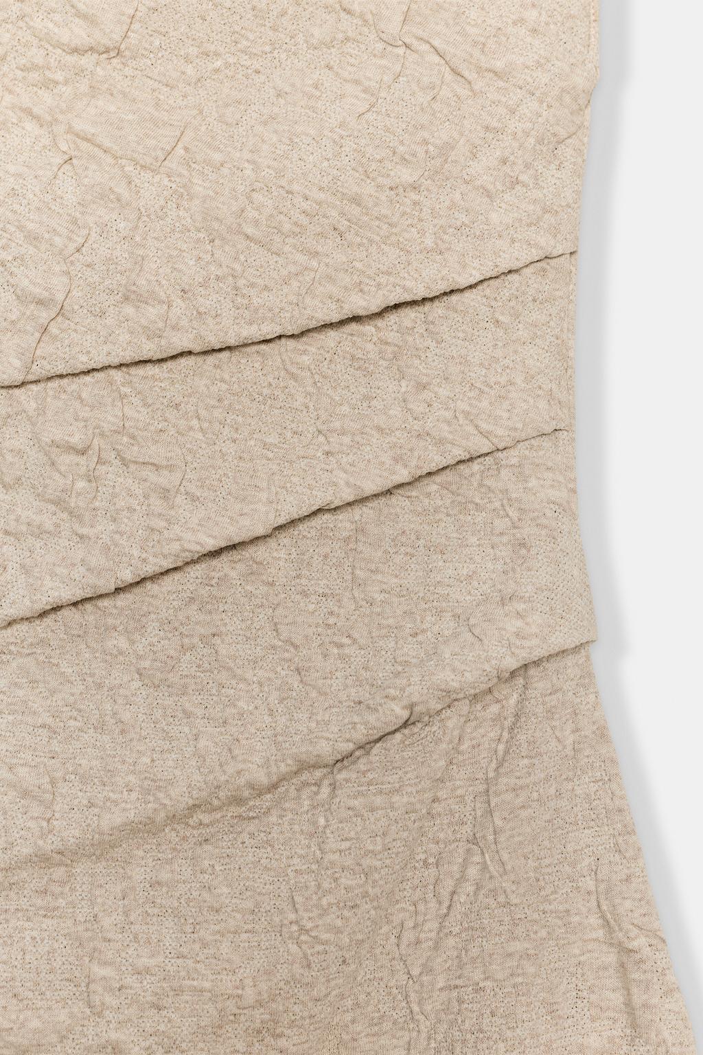 ЖАККАРДОВОЕ ПЛАТЬЕ СО СКЛАДКАМИ