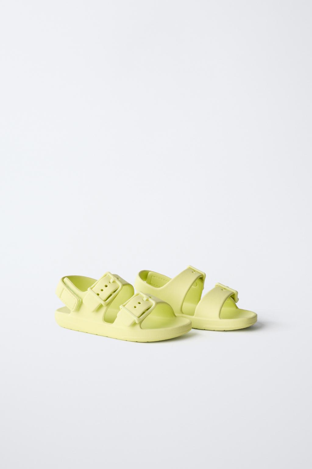 РЕЗИНОВЫЕ САНДАЛИИ С ПРЯЖКАМИ