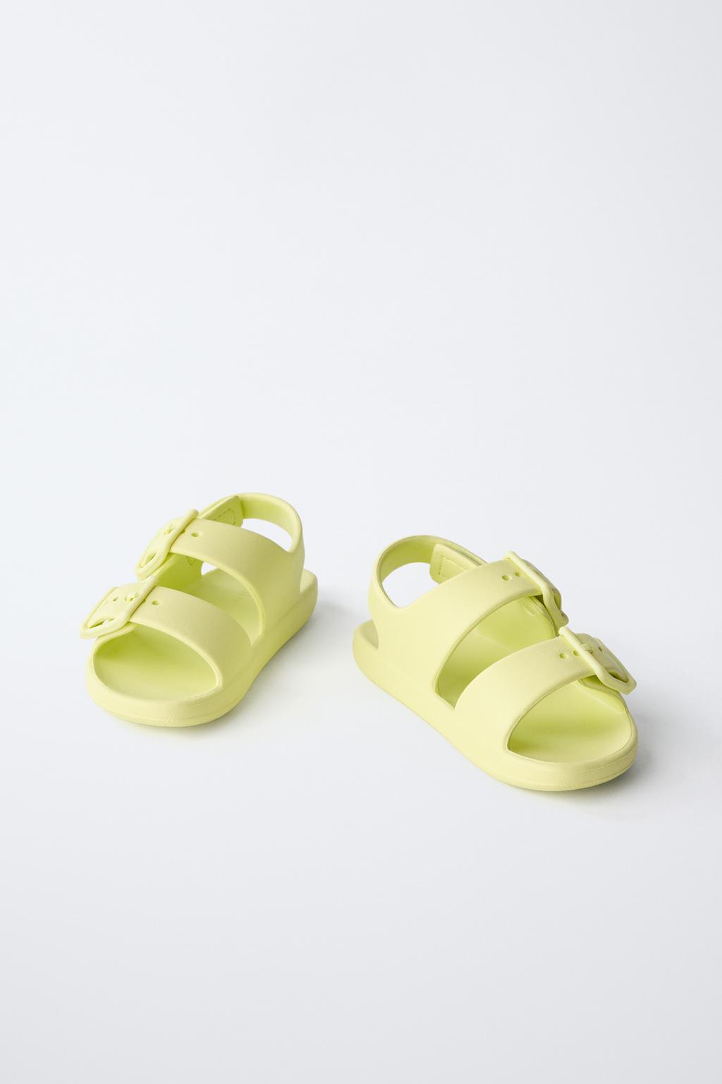РЕЗИНОВЫЕ САНДАЛИИ С ПРЯЖКАМИ