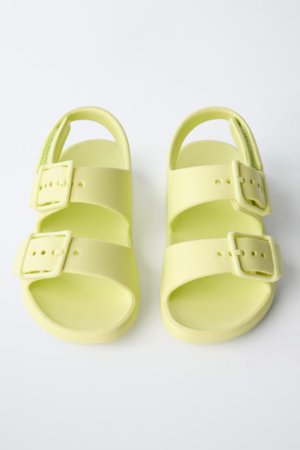 РЕЗИНОВЫЕ САНДАЛИИ С ПРЯЖКАМИ