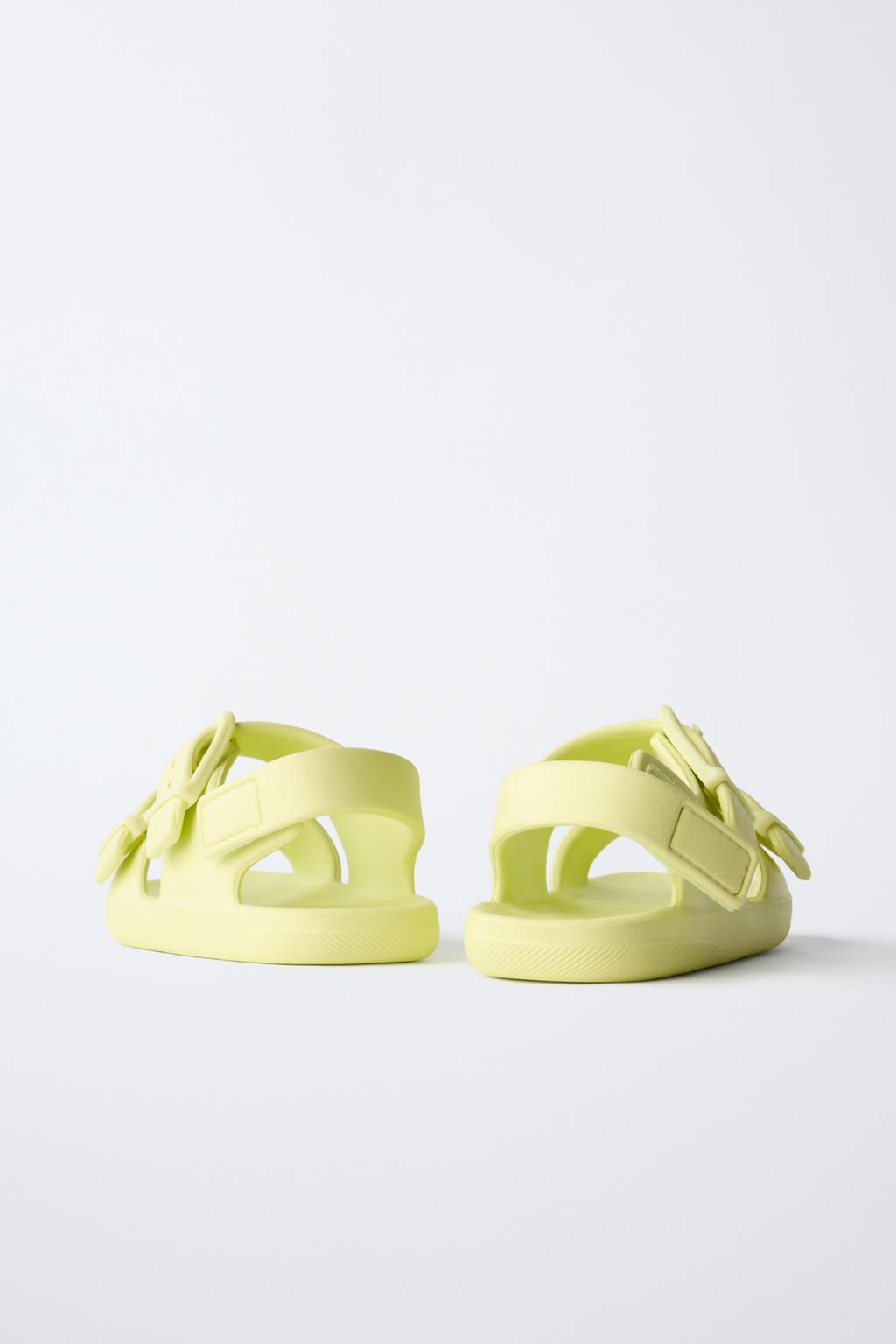 РЕЗИНОВЫЕ САНДАЛИИ С ПРЯЖКАМИ