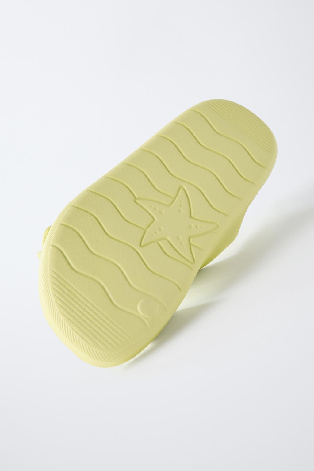 РЕЗИНОВЫЕ САНДАЛИИ С ПРЯЖКАМИ