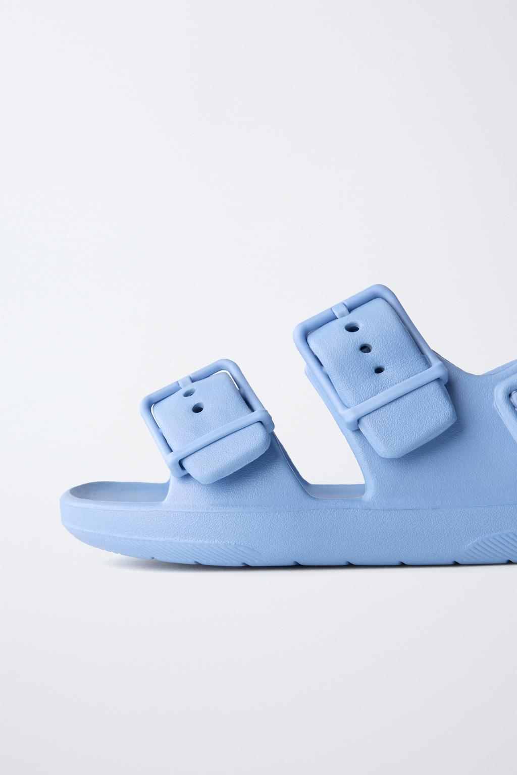 РЕЗИНОВЫЕ САНДАЛИИ С ПРЯЖКАМИ