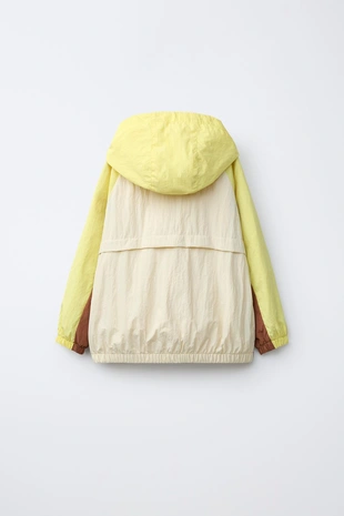 Легкий дождевик в стиле колор-блок- Заказать в России