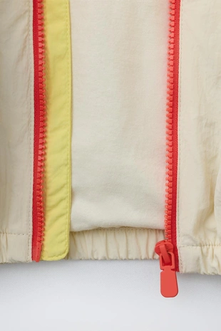 Легкий дождевик в стиле колор-блок- Заказать в России