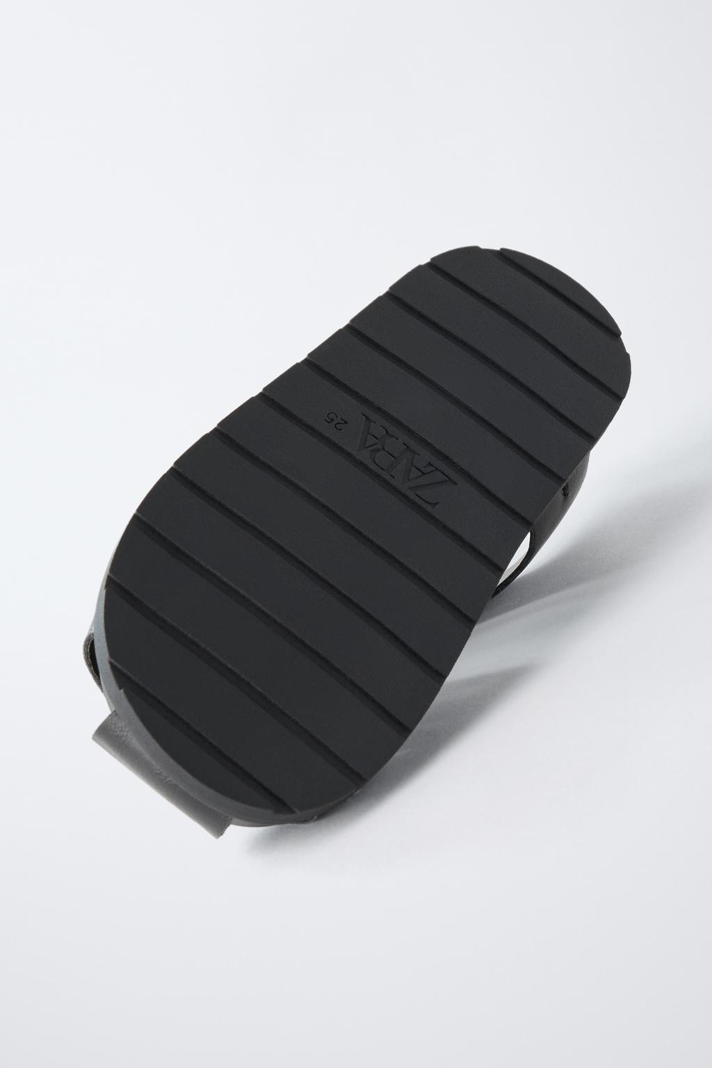 САНДАЛИИ С РЕМЕШКАМИ