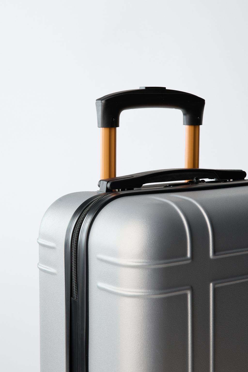 РАЗНОЦВЕТНЫЙ ЧЕМОДАН