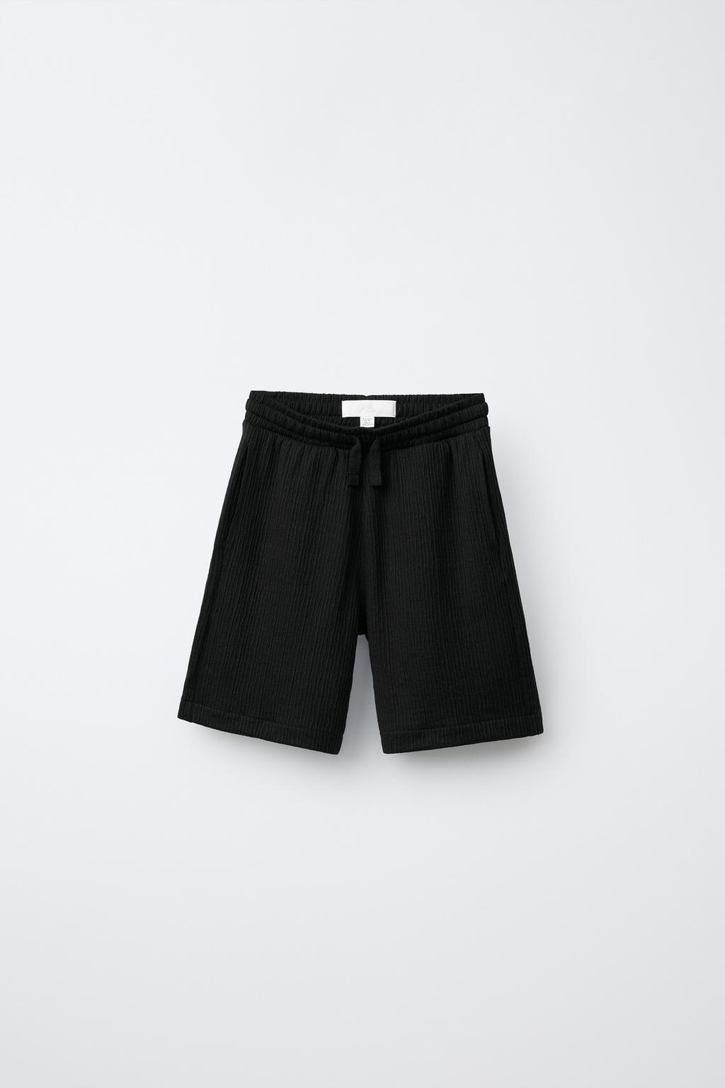 КОМПЛЕКТ ИЗ РУБАШКИ БОУЛИНГ И ШОРТОВ-БЕРМУДОВ С ТЕКСТУРОЙ И НАШИВКОЙ