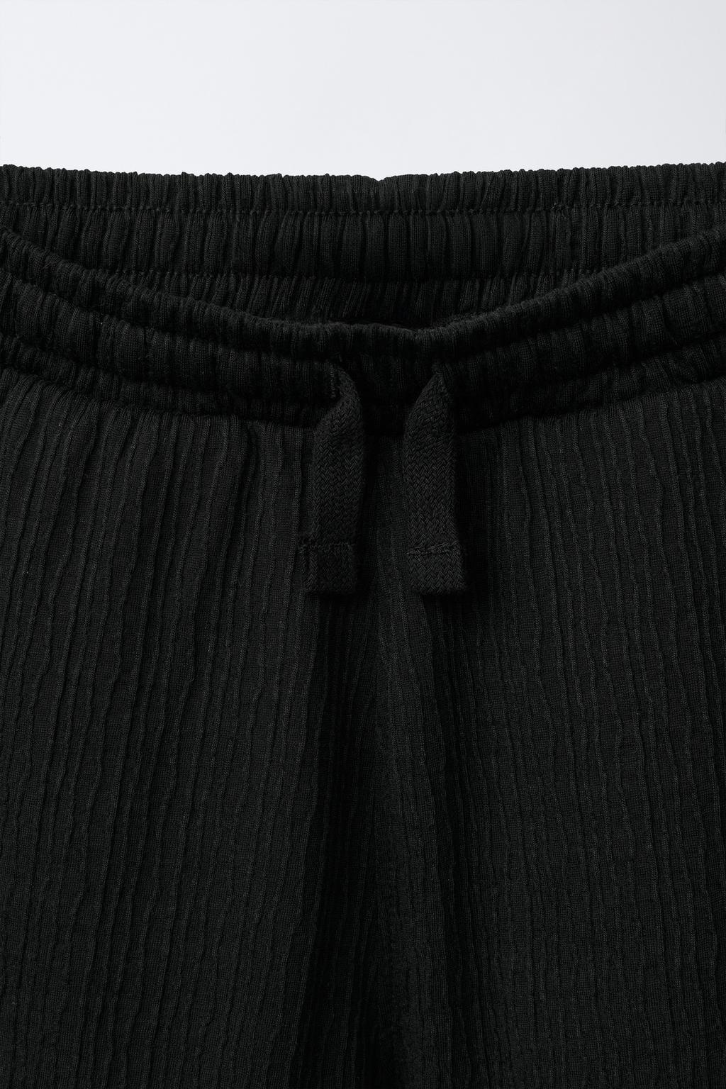 КОМПЛЕКТ ИЗ РУБАШКИ БОУЛИНГ И ШОРТОВ-БЕРМУДОВ С ТЕКСТУРОЙ И НАШИВКОЙ