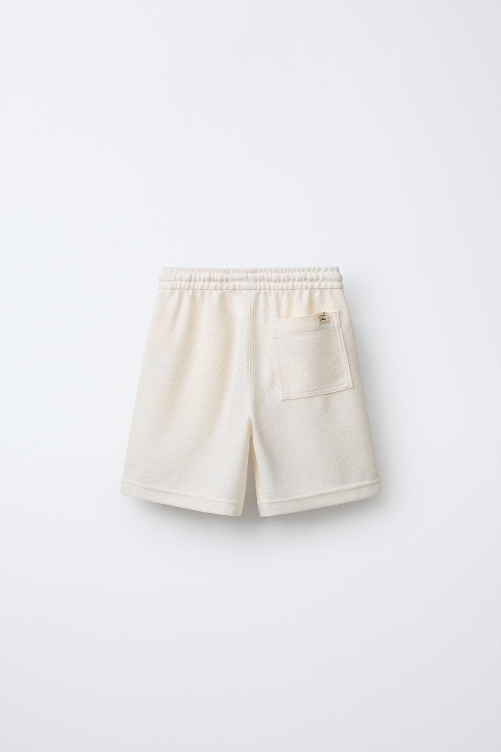 ШОРТЫ-БЕРМУДЫ В ДЕРЕВЕНСКОМ СТИЛЕ