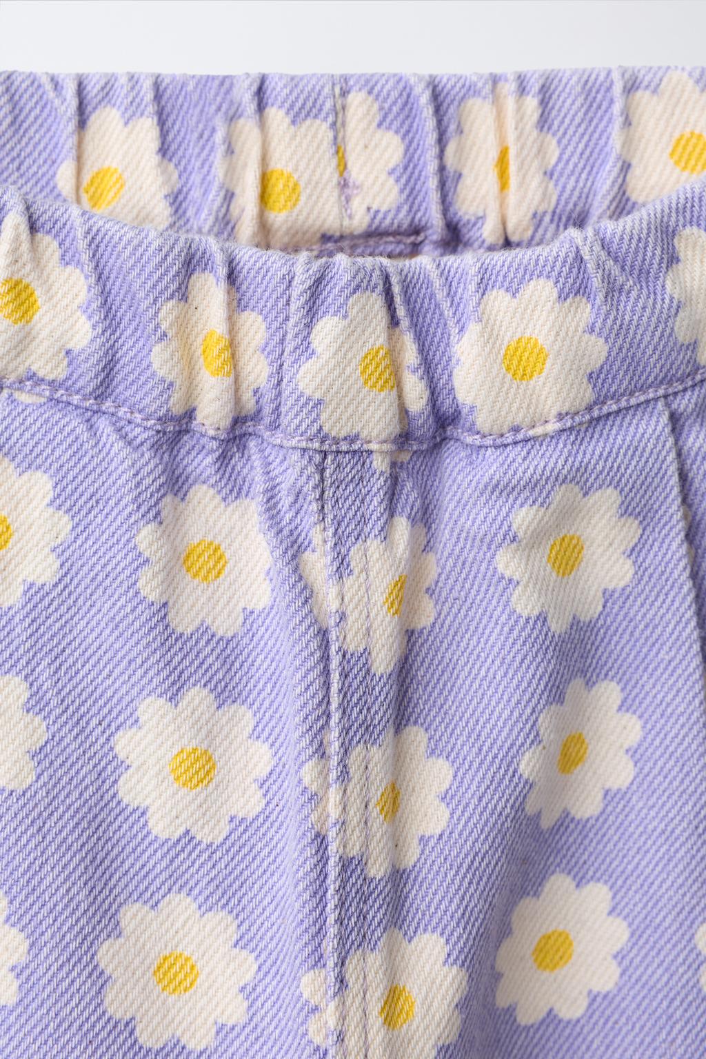 БРЮКИ СВОБОДНОГО КРОЯ ИЗ САРЖИ С ЦВЕТОЧНЫМ ПРИНТОМ