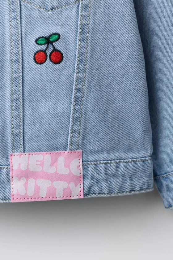 ДЖИНСОВАЯ КУРТКА HELLO KITTY © SANRIO