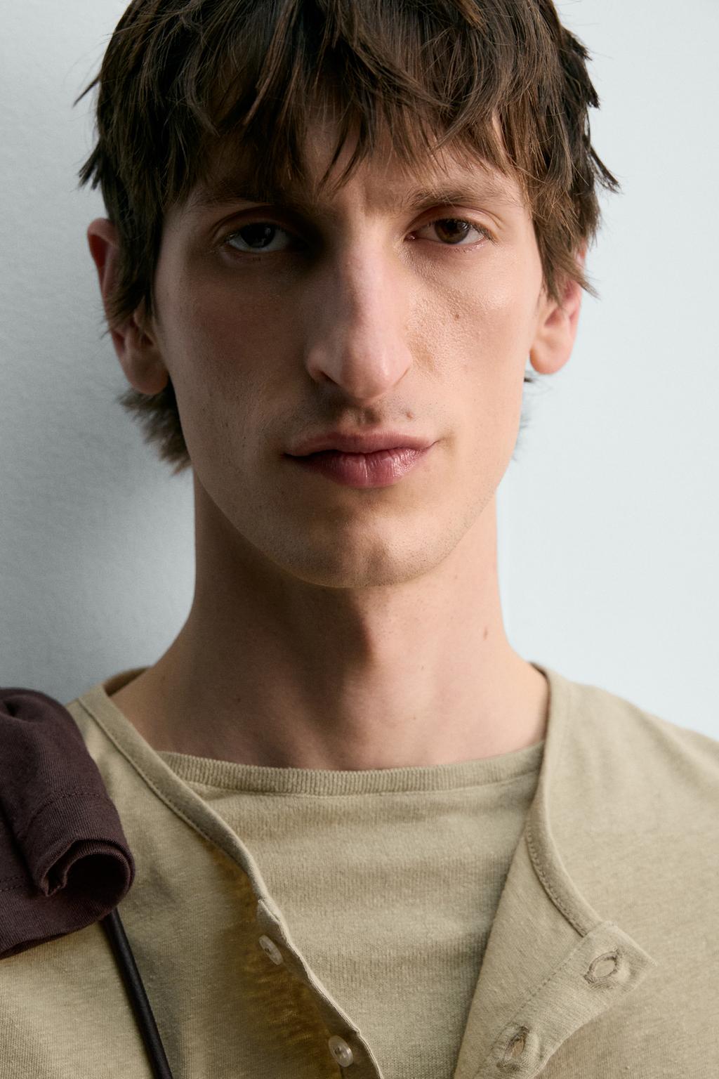 ФУТБОЛКА С ВОРОТНИКОМ-ПЕКАРЕМ ИЗ ХЛОПКА И ЛЬНА — лимитированная серия