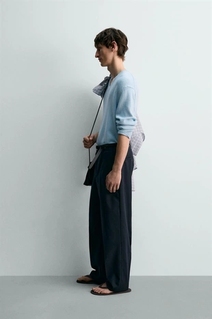 Свитер с V-образным вырезом из хлопка и льна - лимитированная серия- Заказать в России