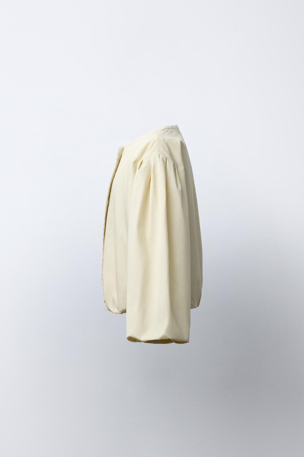 КУРТКА С КРУЖЕВОМ