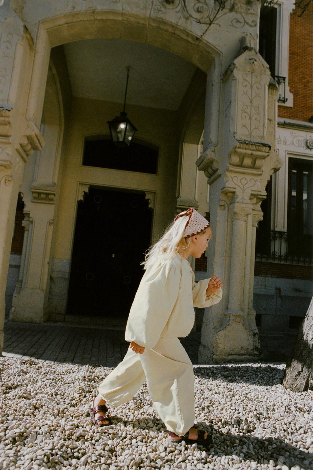 КУРТКА С КРУЖЕВОМ