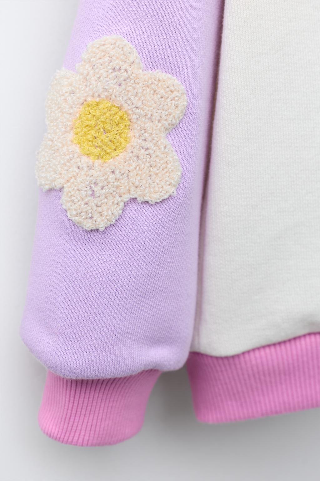 ТОЛСТОВКА С ЦВЕТОЧНЫМ ПРИНТОМ И КОНТРАСТНЫМИ РУКАВАМИ