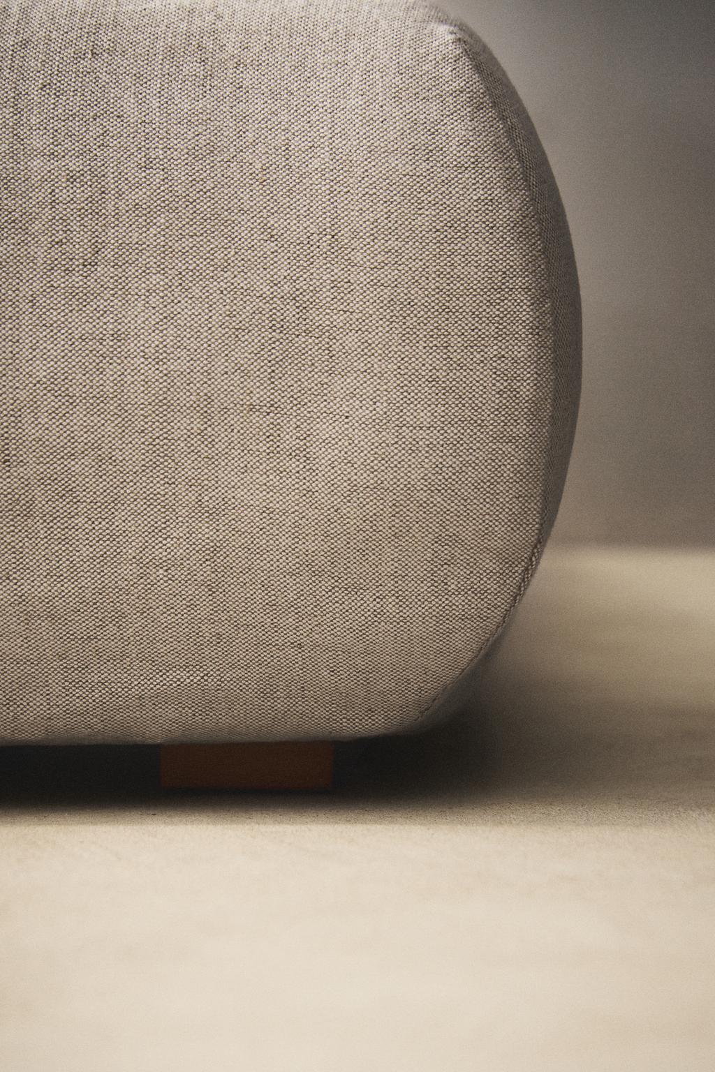 Обитая каркасная кровать