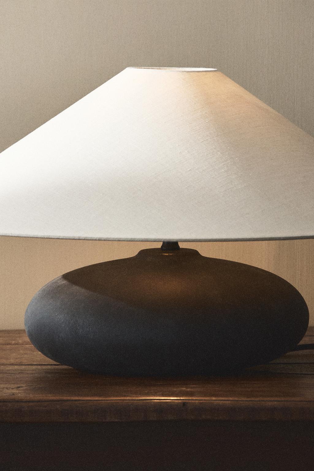 Керамическая настольная лампа