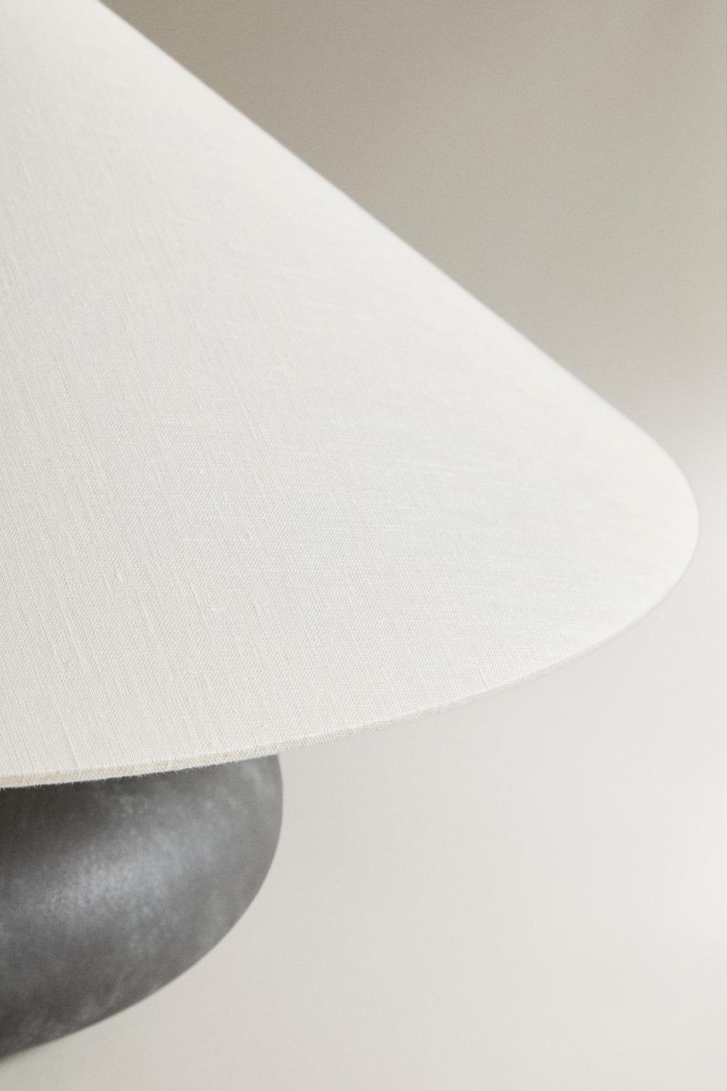 Керамическая настольная лампа