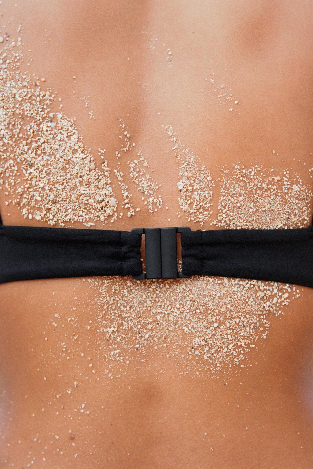 ВЕРХ БИКИНИ С ОВАЛЬНОЙ ДЕТАЛЬЮ