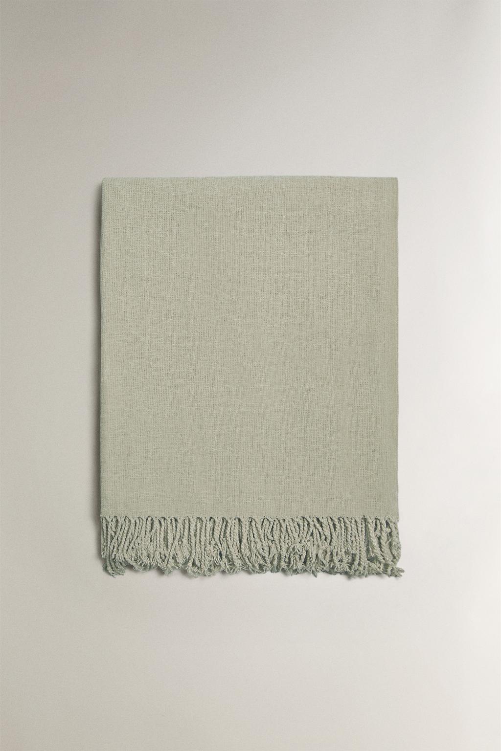 Плед из шениля с бахромой