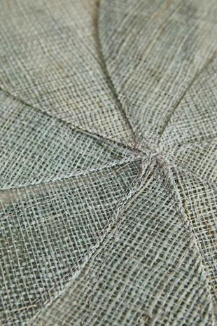 Плетеная салфетка FLOWER RAMIE- Заказать в России